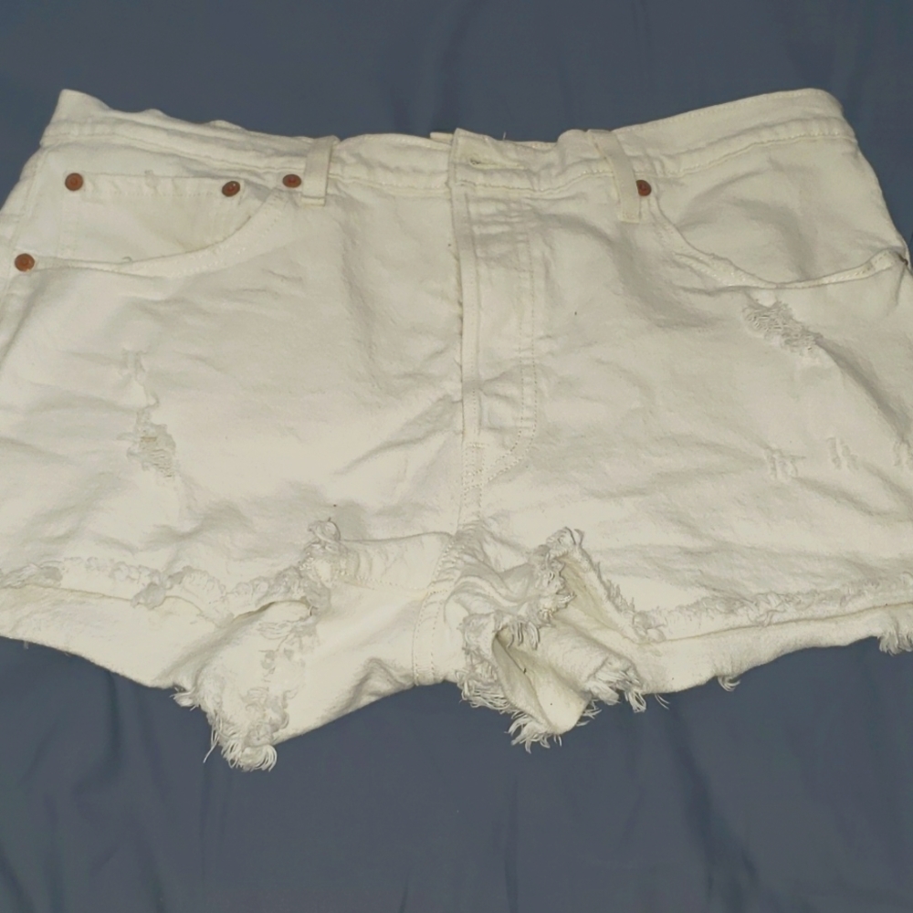 White levi shorty shorts